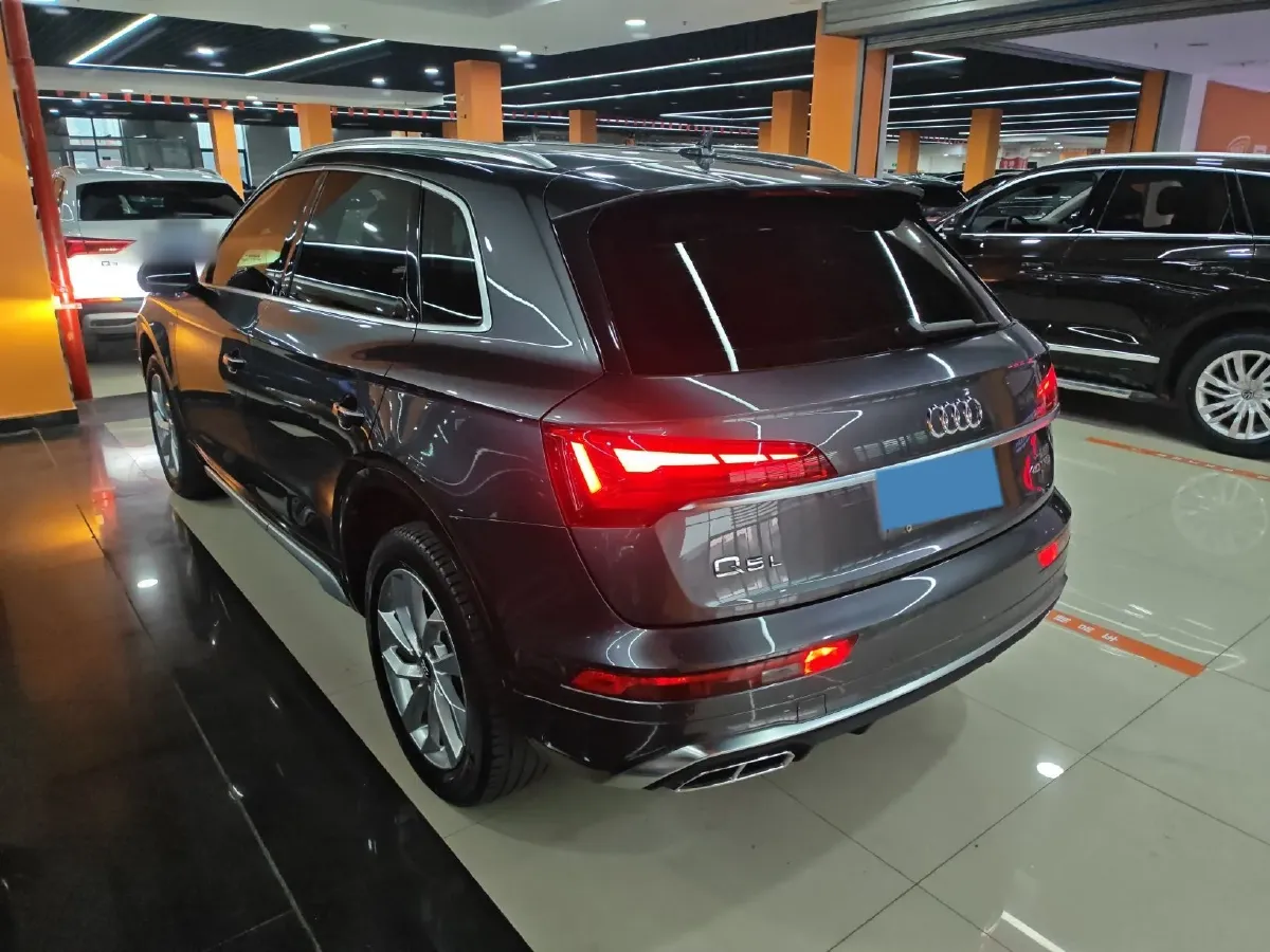 2021 Audi Q5L 2.0T 190HP L4 7DCT,autocango,china used car exporter,china ev exporter,chinese used car exporter,chinese used ev exporter