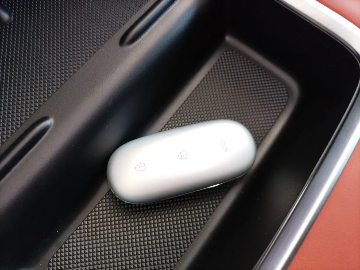 2023 Li L8 Range Extended 154HP REEV 40.9KWH,autocango,china used car exporter,china ev exporter,chinese used car exporter,chinese used ev exporter