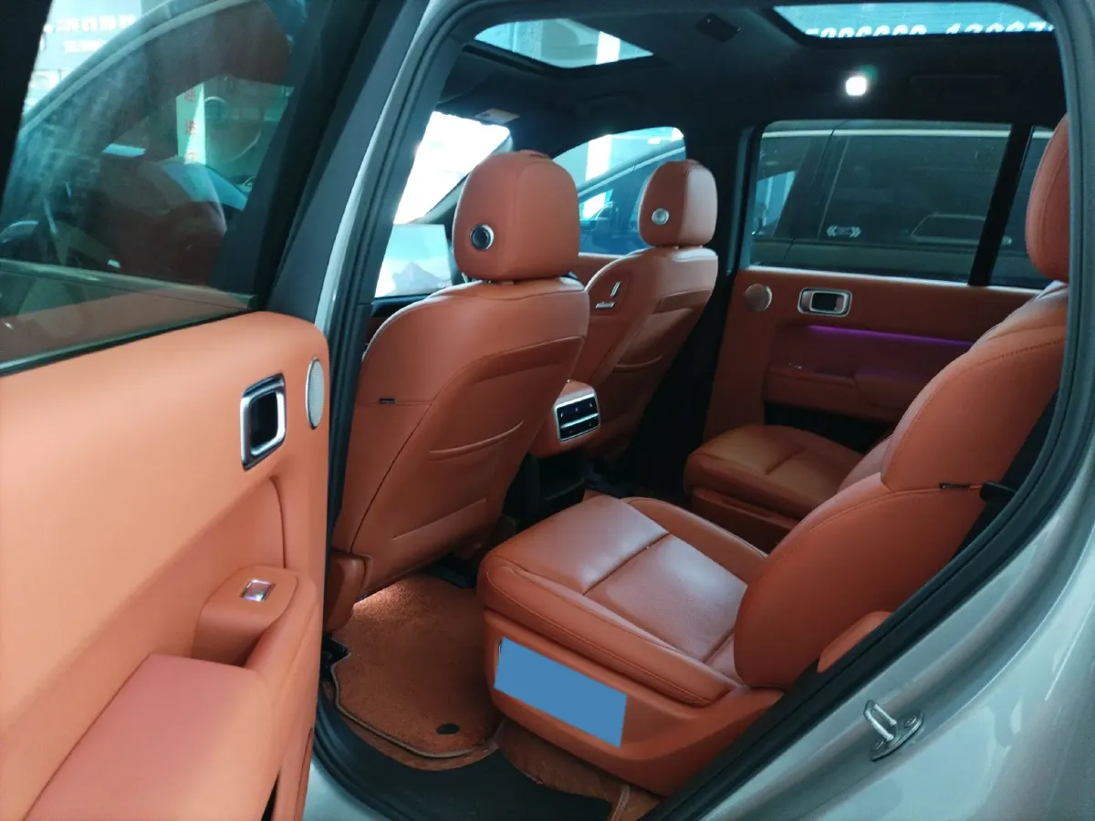 2023 Li L8 Range Extended 154HP REEV 40.9KWH,autocango,china used car exporter,china ev exporter,chinese used car exporter,chinese used ev exporter