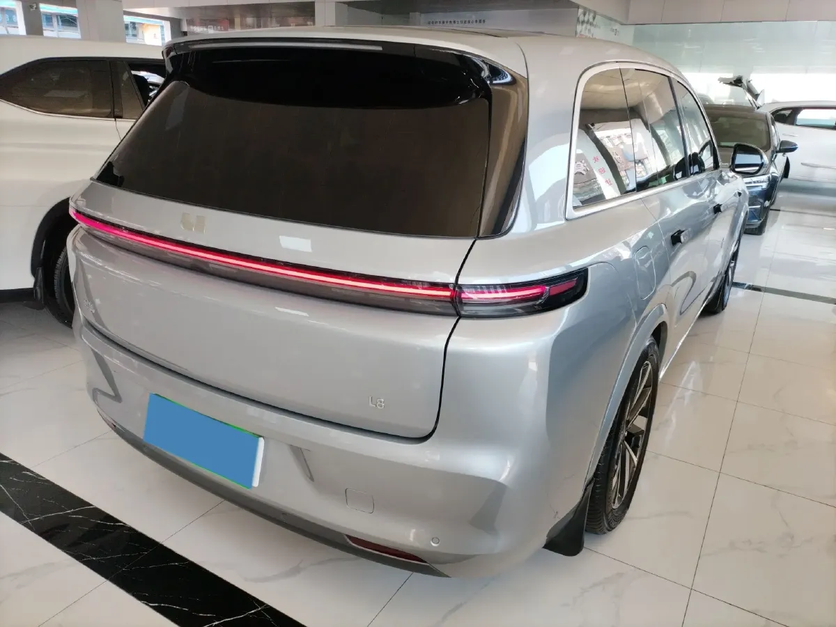 2023 Li L8 Range Extended 154HP REEV 40.9KWH,autocango,china used car exporter,china ev exporter,chinese used car exporter,chinese used ev exporter