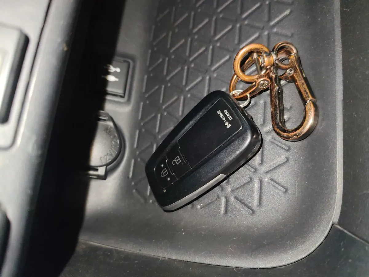 2020 Toyota RAV4 2.0L 171HP L4 CVT,autocango,china used car exporter,china ev exporter,chinese used car exporter,chinese used ev exporter