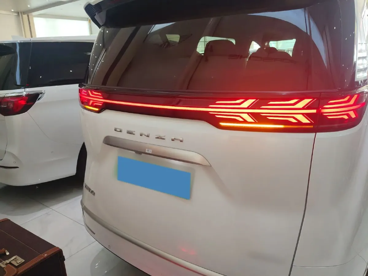 2022 Denza D9 1.5T 139HP L4 E-CVT PHEV 40.06KWH,autocango,china used car exporter,china ev exporter,chinese used car exporter,chinese used ev exporter