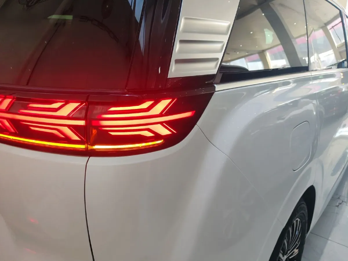 2022 Denza D9 1.5T 139HP L4 E-CVT PHEV 40.06KWH,autocango,china used car exporter,china ev exporter,chinese used car exporter,chinese used ev exporter