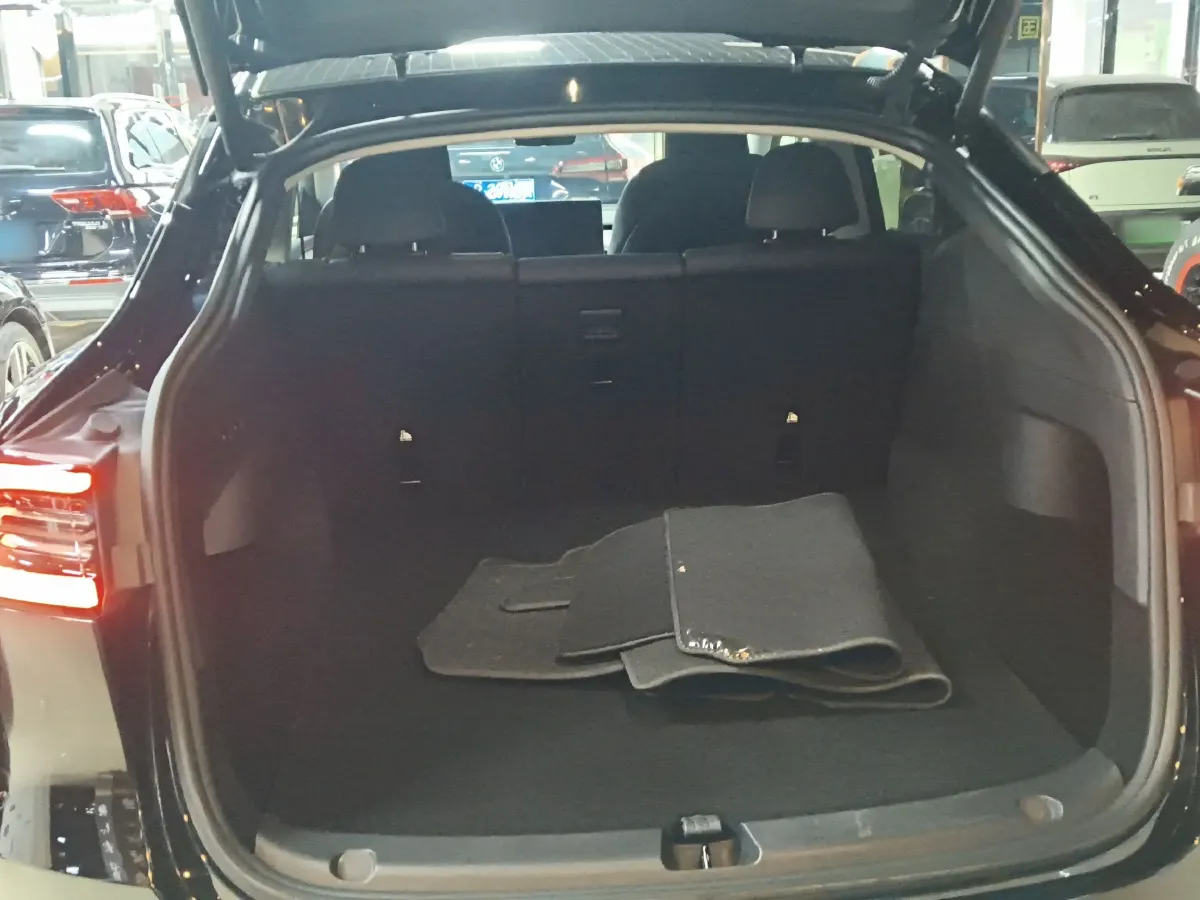 2023 Tesla Model Y BEV 60KWH,autocango,china used car exporter,china ev exporter,chinese used car exporter,chinese used ev exporter