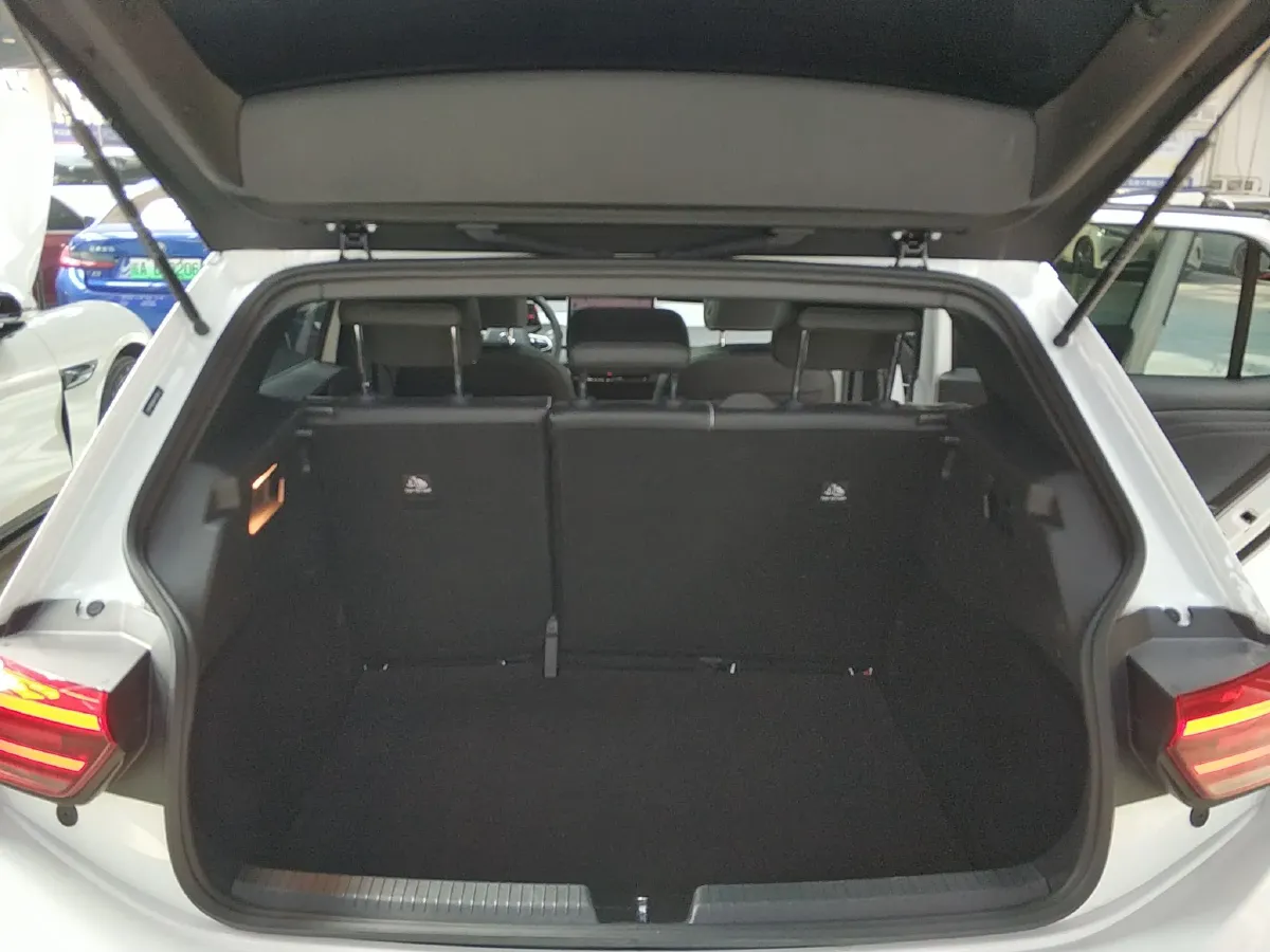 2024 Volkswagen ID.3 BEV 52.8KWH,autocango,china used car exporter,china ev exporter,chinese used car exporter,chinese used ev exporter