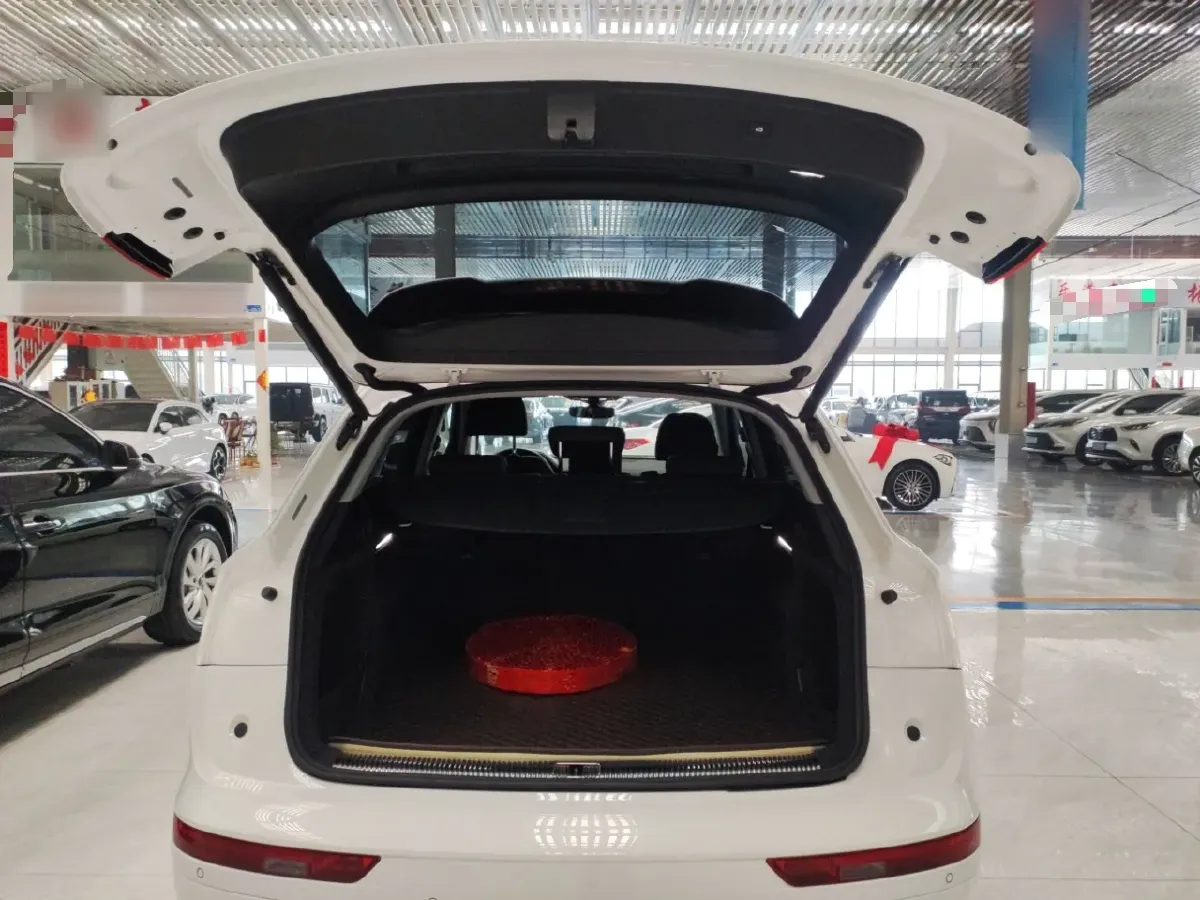 2022 Audi Q5L 2.0T 190HP L4 7DCT,autocango,china used car exporter,china ev exporter,chinese used car exporter,chinese used ev exporter