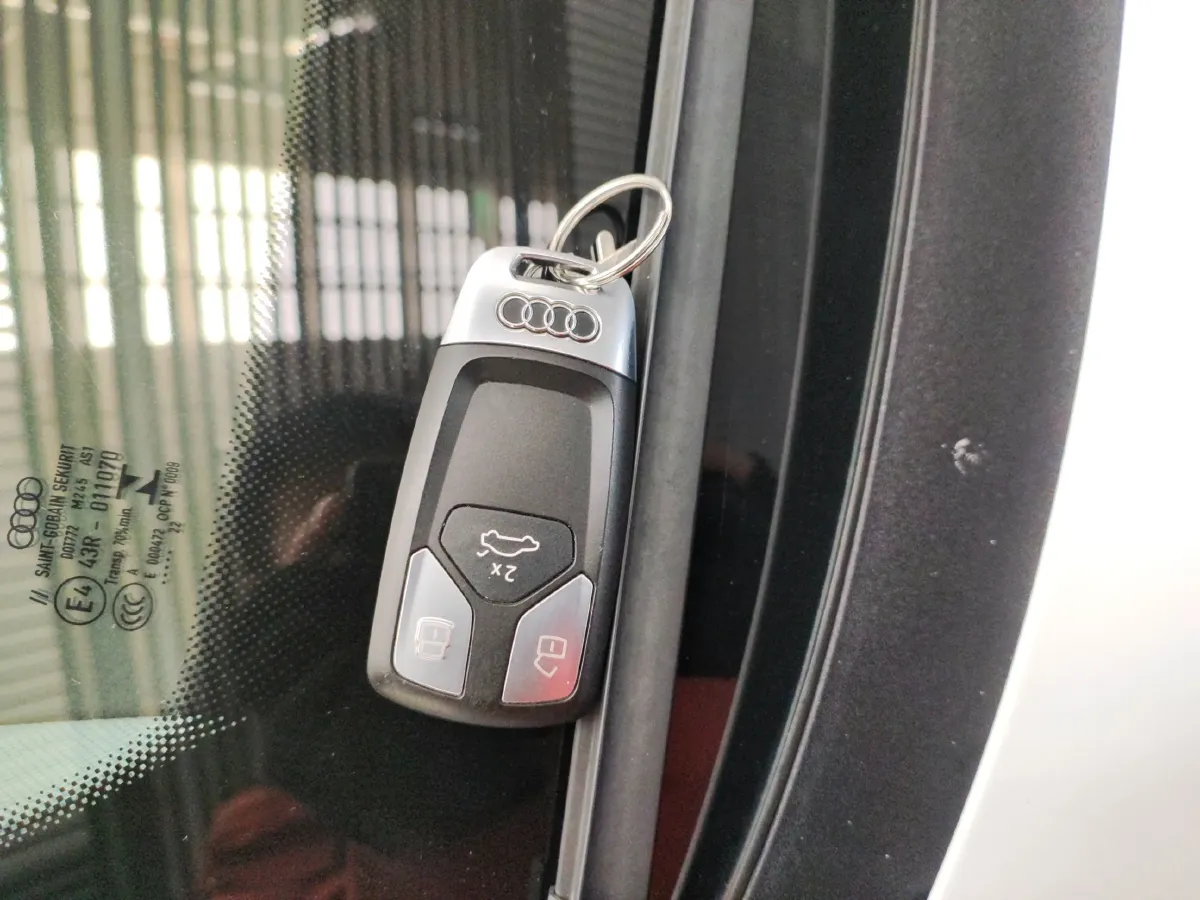 2022 Audi Q5L 2.0T 190HP L4 7DCT,autocango,china used car exporter,china ev exporter,chinese used car exporter,chinese used ev exporter