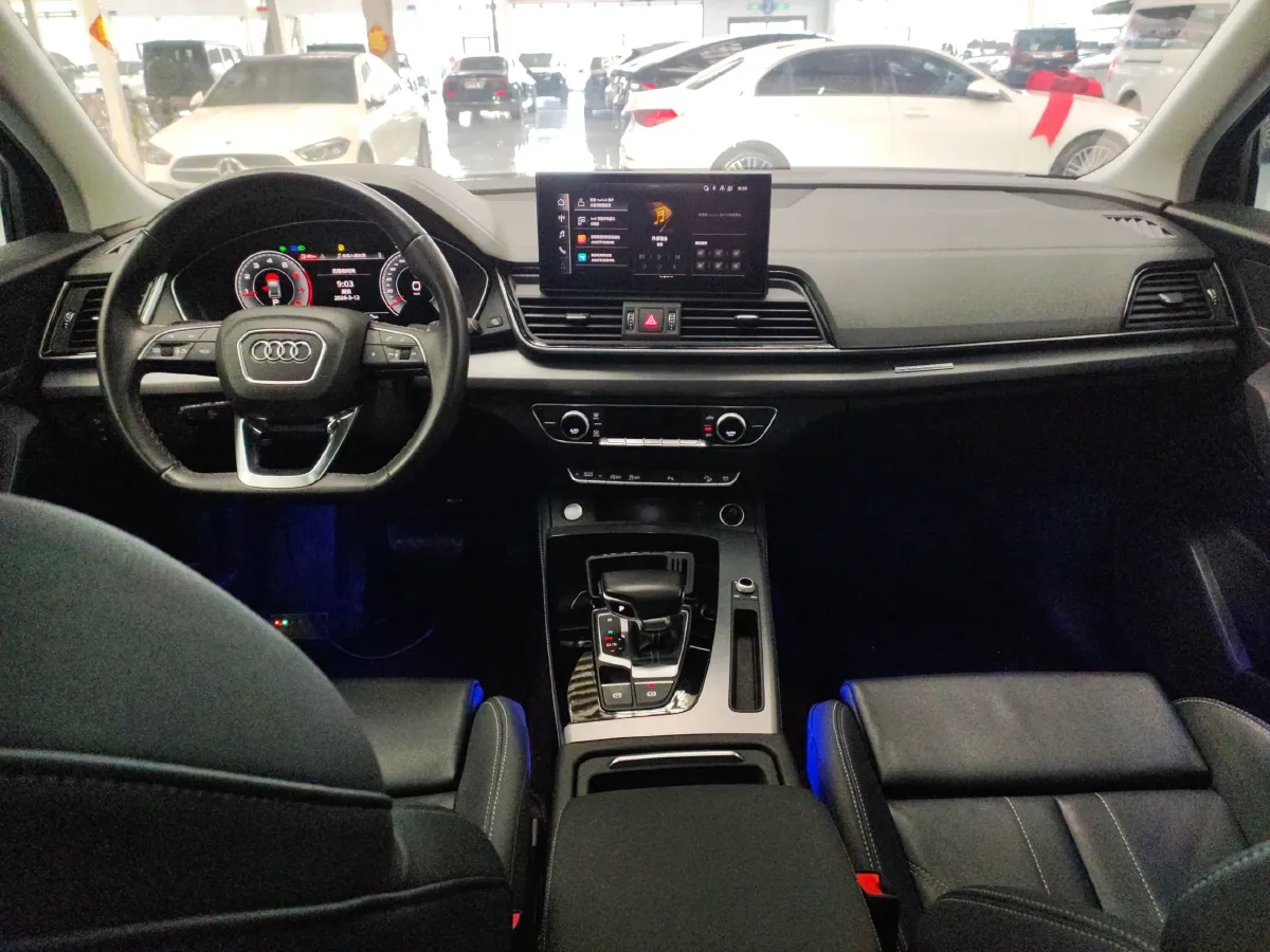 2022 Audi Q5L 2.0T 190HP L4 7DCT,autocango,china used car exporter,china ev exporter,chinese used car exporter,chinese used ev exporter