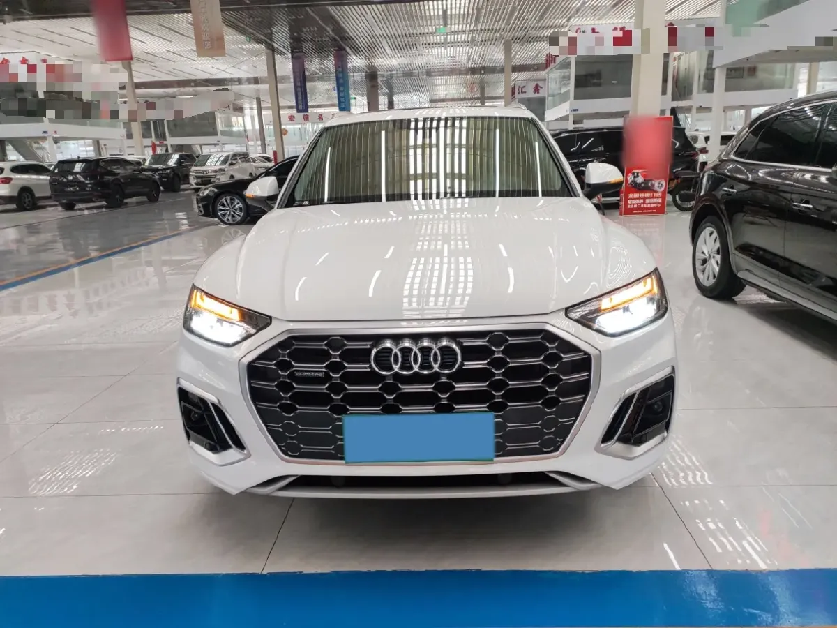 2022 Audi Q5L 2.0T 190HP L4 7DCT,autocango,china used car exporter,china ev exporter,chinese used car exporter,chinese used ev exporter