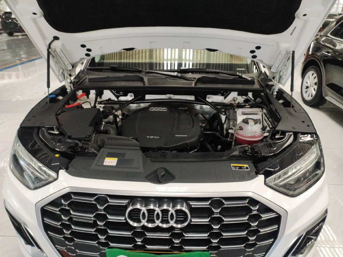 2022 Audi Q5L 2.0T 190HP L4 7DCT,autocango,china used car exporter,china ev exporter,chinese used car exporter,chinese used ev exporter