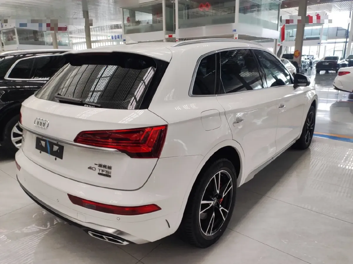 2022 Audi Q5L 2.0T 190HP L4 7DCT,autocango,china used car exporter,china ev exporter,chinese used car exporter,chinese used ev exporter