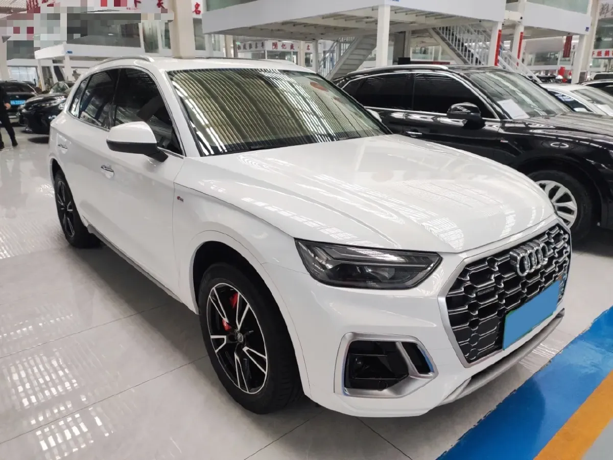 2022 Audi Q5L 2.0T 190HP L4 7DCT,autocango,china used car exporter,china ev exporter,chinese used car exporter,chinese used ev exporter