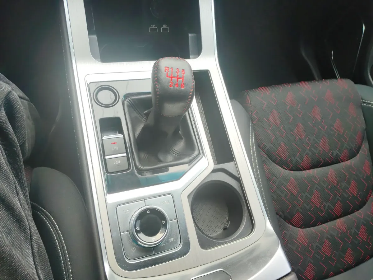 2021 Jetour X70 1.5T 156HP L4 6MT,autocango,china used car exporter,china ev exporter,chinese used car exporter,chinese used ev exporter