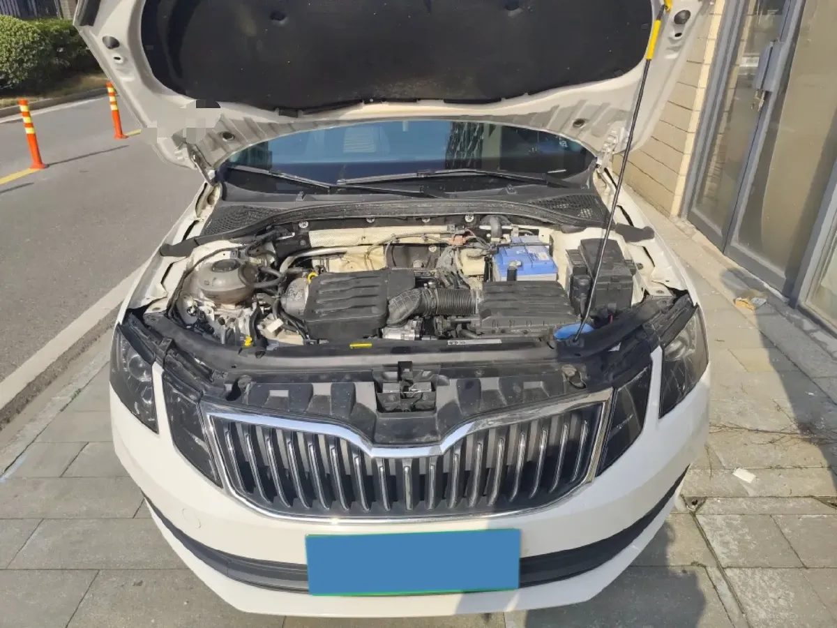 2019 Skoda Octavia 1.5L 116HP L4 6AT,autocango,china used car exporter,china ev exporter,chinese used car exporter,chinese used ev exporter