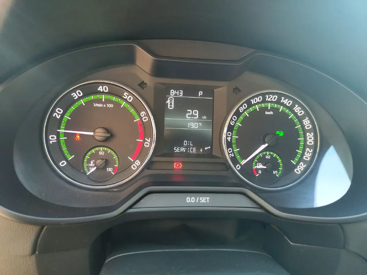 2019 Skoda Octavia 1.5L 116HP L4 6AT,autocango,china used car exporter,china ev exporter,chinese used car exporter,chinese used ev exporter