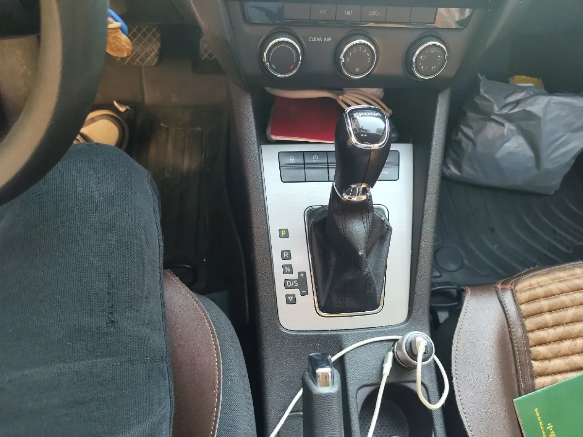 2019 Skoda Octavia 1.5L 116HP L4 6AT,autocango,china used car exporter,china ev exporter,chinese used car exporter,chinese used ev exporter