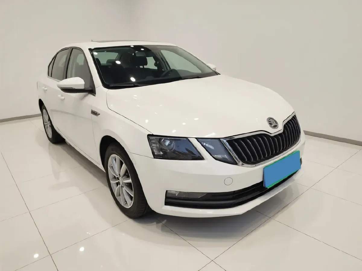 2019 Skoda Octavia 1.5L 116HP L4 6AT,autocango,china used car exporter,china ev exporter,chinese used car exporter,chinese used ev exporter