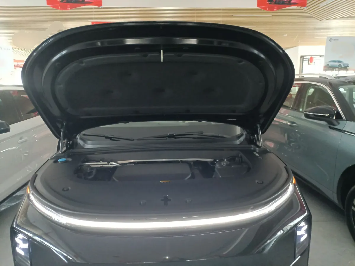 2025 Li L6 Range Extended 154HP L4 REEV,autocango,china used car exporter,china ev exporter,chinese used car exporter,chinese used ev exporter