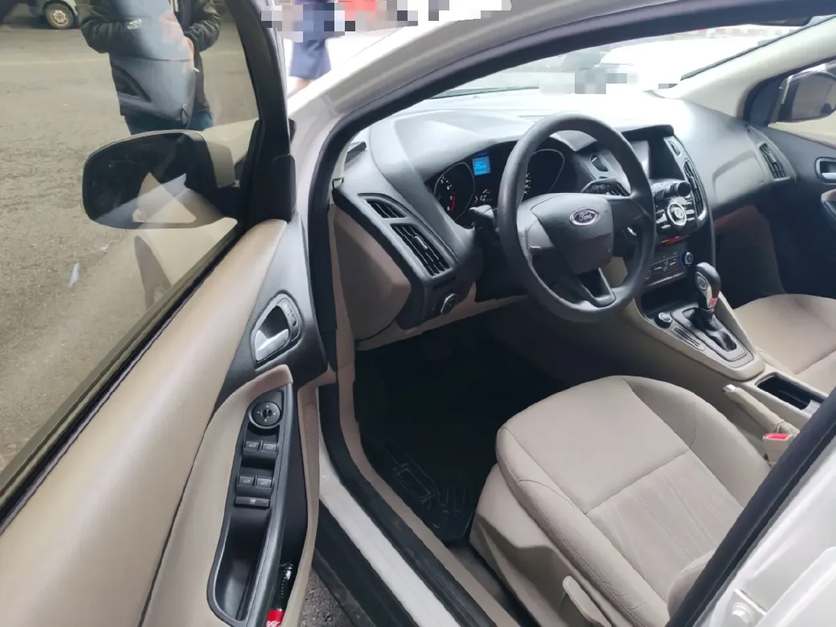 2017 Ford Focus 1.6L 125HP L4 6DCT,autocango,china used car exporter,china ev exporter,chinese used car exporter,chinese used ev exporter