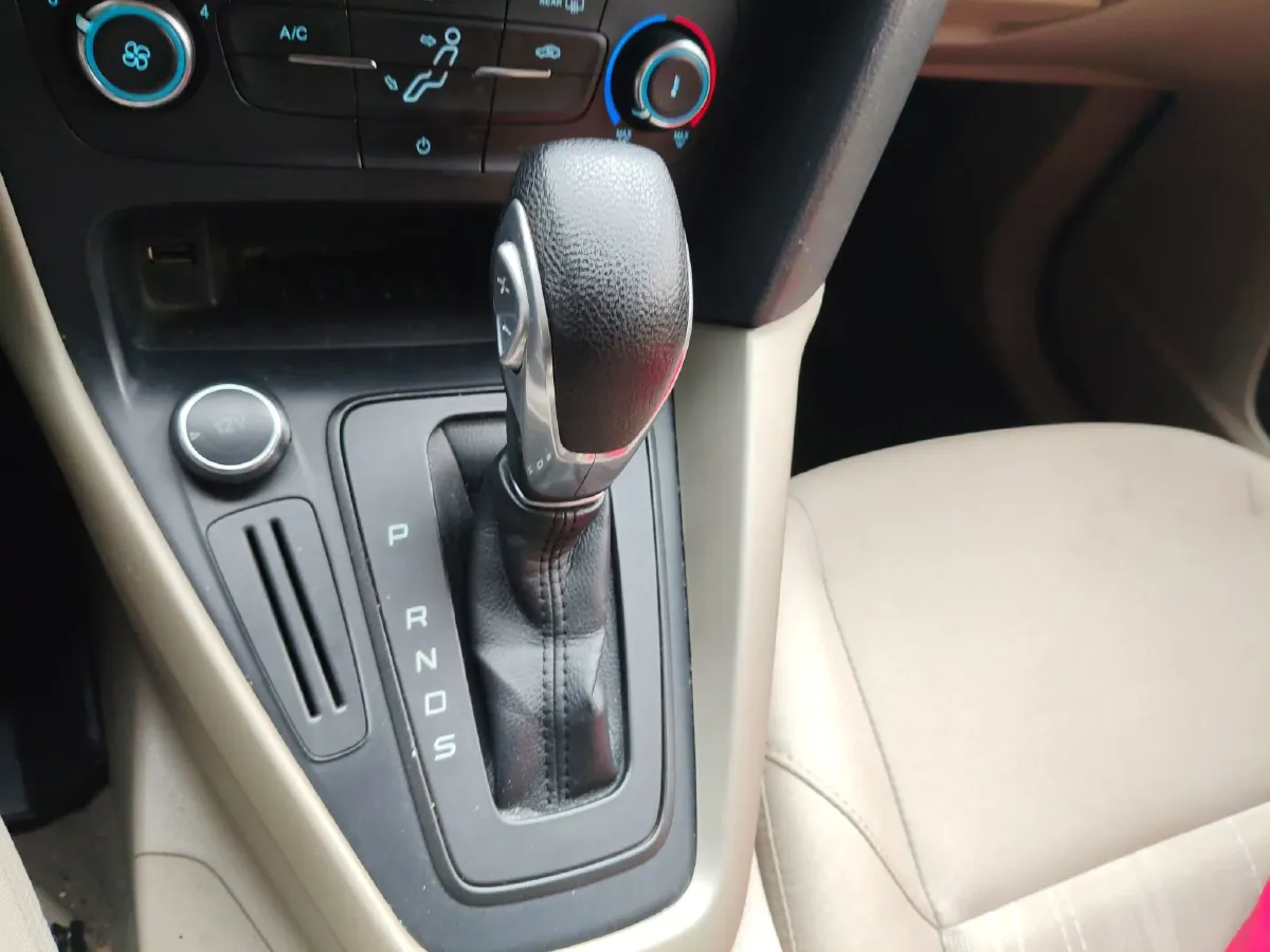 2017 Ford Focus 1.6L 125HP L4 6DCT,autocango,china used car exporter,china ev exporter,chinese used car exporter,chinese used ev exporter