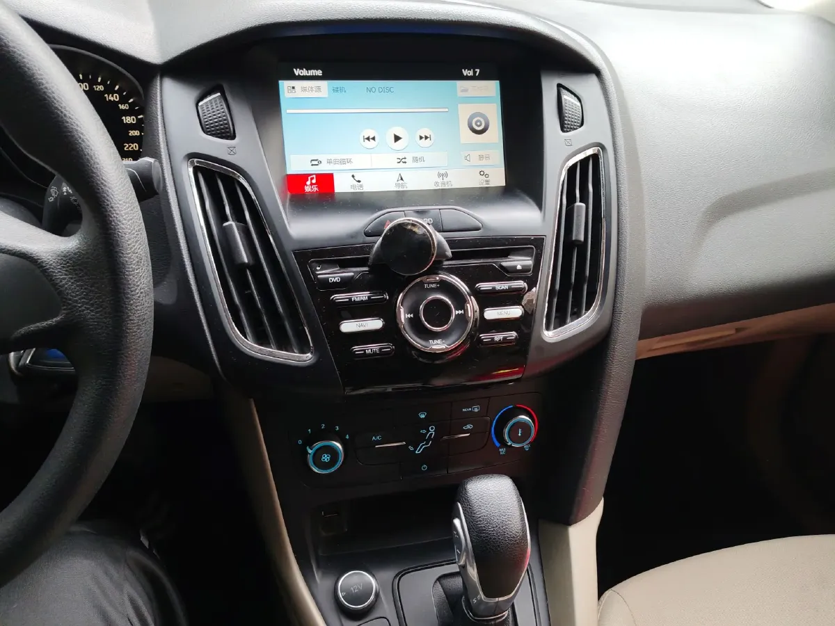 2017 Ford Focus 1.6L 125HP L4 6DCT,autocango,china used car exporter,china ev exporter,chinese used car exporter,chinese used ev exporter