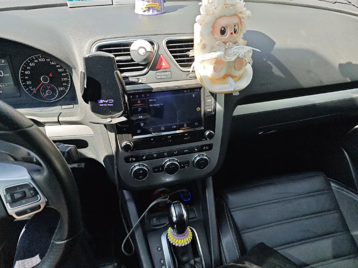 2011 Volkswagen Scirocco 2.0T 211HP L4 6DCT,autocango,china used car exporter,china ev exporter,chinese used car exporter,chinese used ev exporter