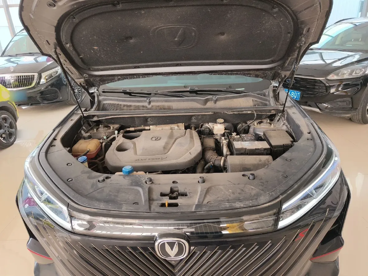 2022 ChangAn CS75 Plus 2.0T 233HP L4 8AT,autocango,china used car exporter,china ev exporter,chinese used car exporter,chinese used ev exporter