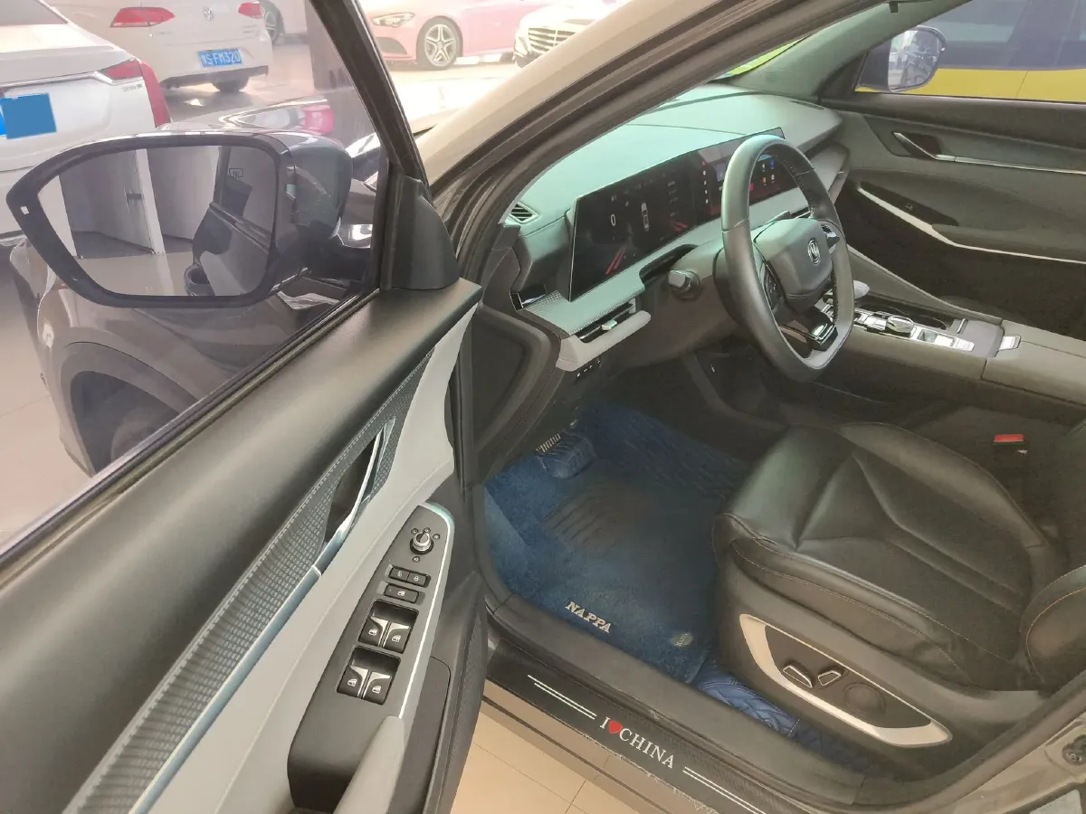 2022 ChangAn CS75 Plus 2.0T 233HP L4 8AT,autocango,china used car exporter,china ev exporter,chinese used car exporter,chinese used ev exporter