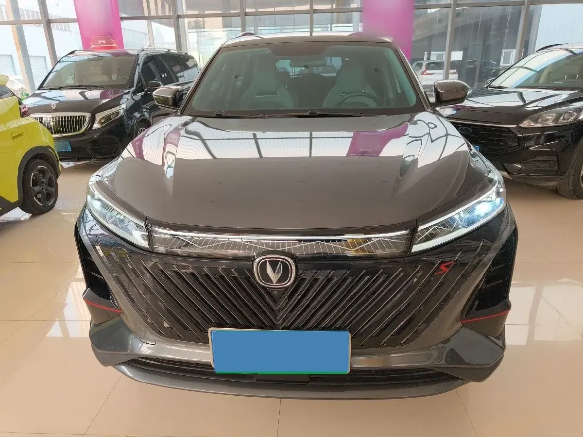 2022 ChangAn CS75 Plus 2.0T 233HP L4 8AT,autocango,china used car exporter,china ev exporter,chinese used car exporter,chinese used ev exporter