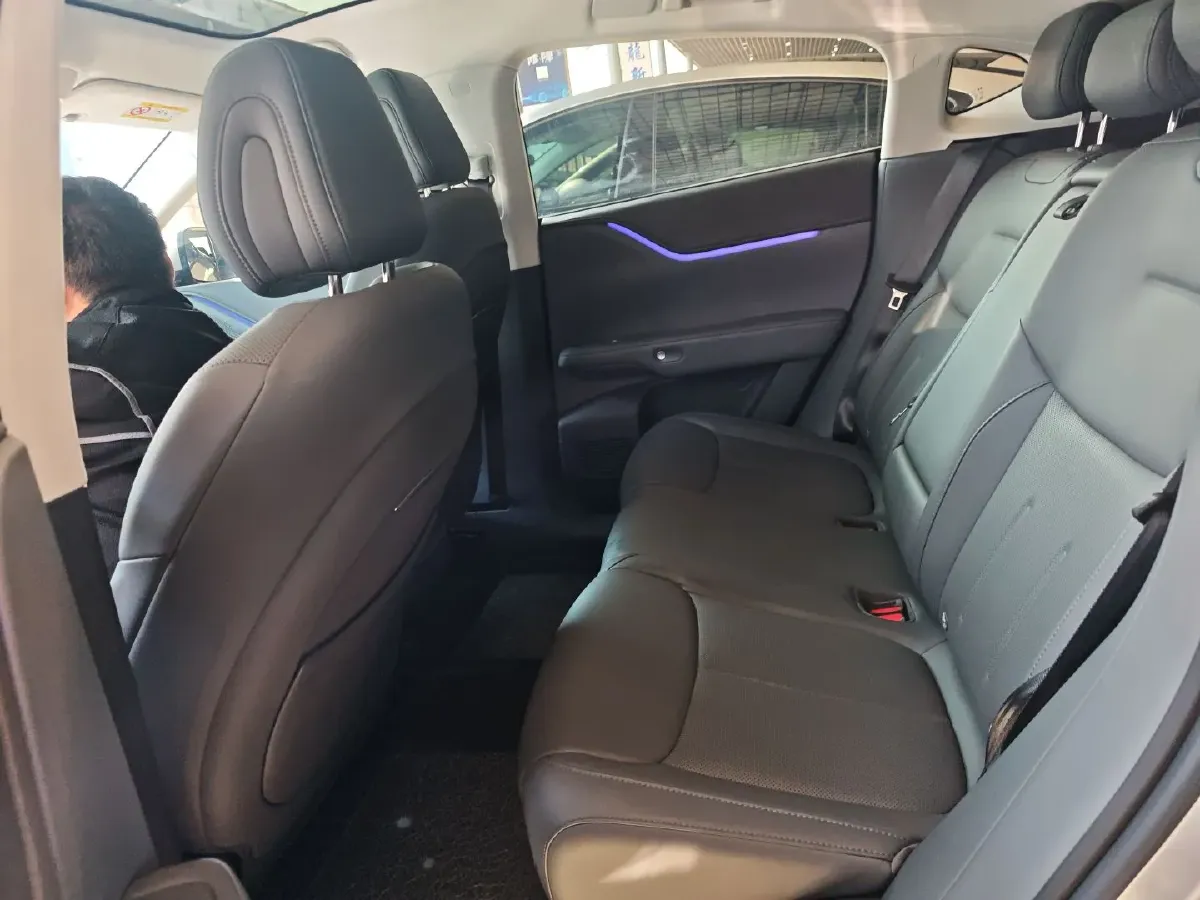 2025 Xpeng G6 BEV 68.5KWH,autocango,china used car exporter,china ev exporter,chinese used car exporter,chinese used ev exporter