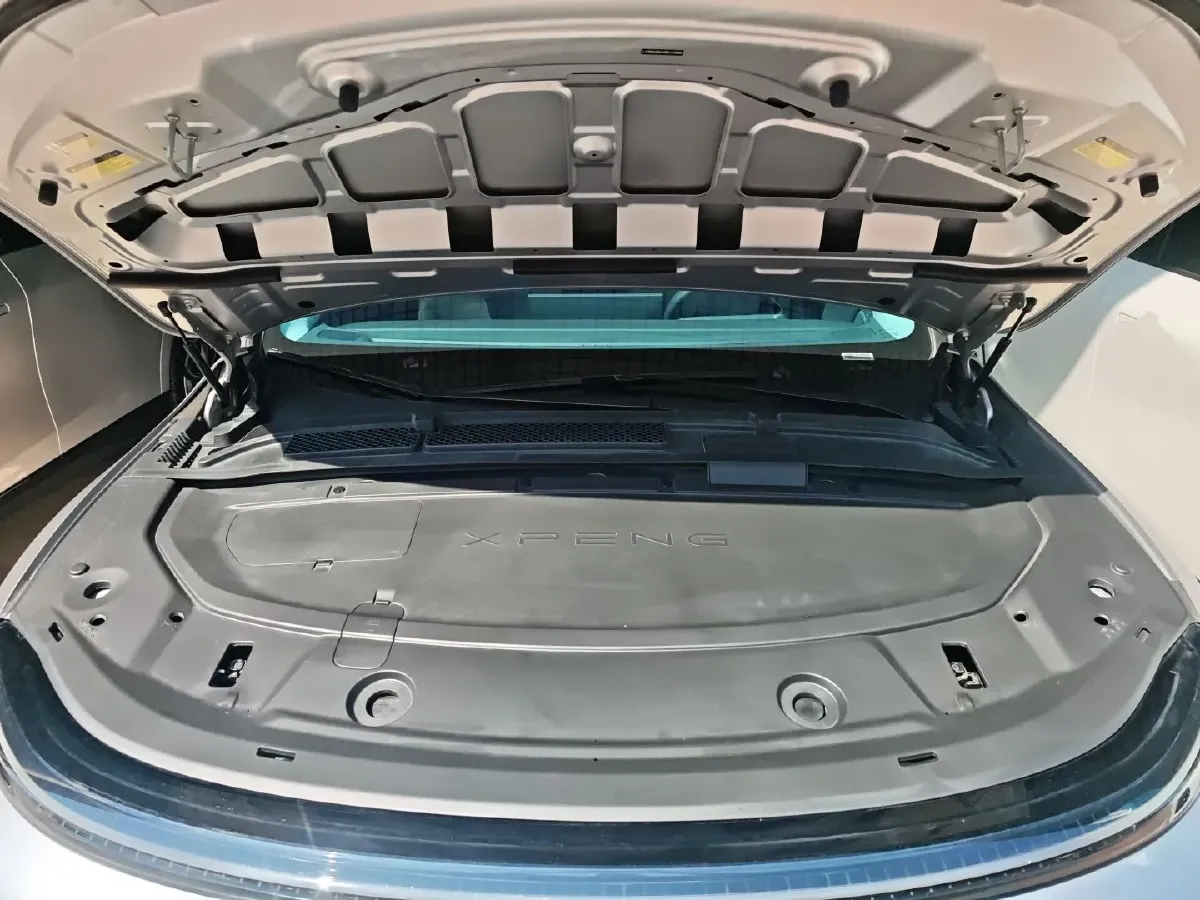 2025 Xpeng G6 BEV 68.5KWH,autocango,china used car exporter,china ev exporter,chinese used car exporter,chinese used ev exporter