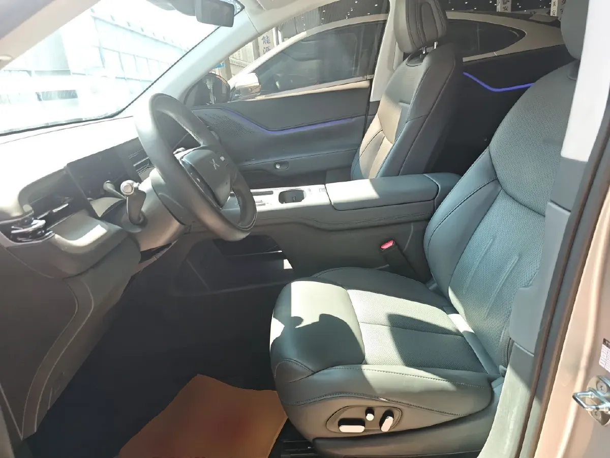 2025 Xpeng G6 BEV 68.5KWH,autocango,china used car exporter,china ev exporter,chinese used car exporter,chinese used ev exporter