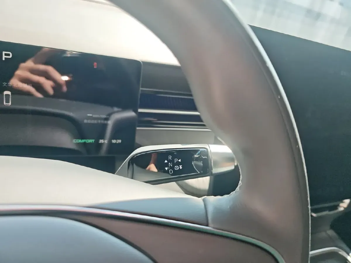 2025 Xpeng G6 BEV 68.5KWH,autocango,china used car exporter,china ev exporter,chinese used car exporter,chinese used ev exporter