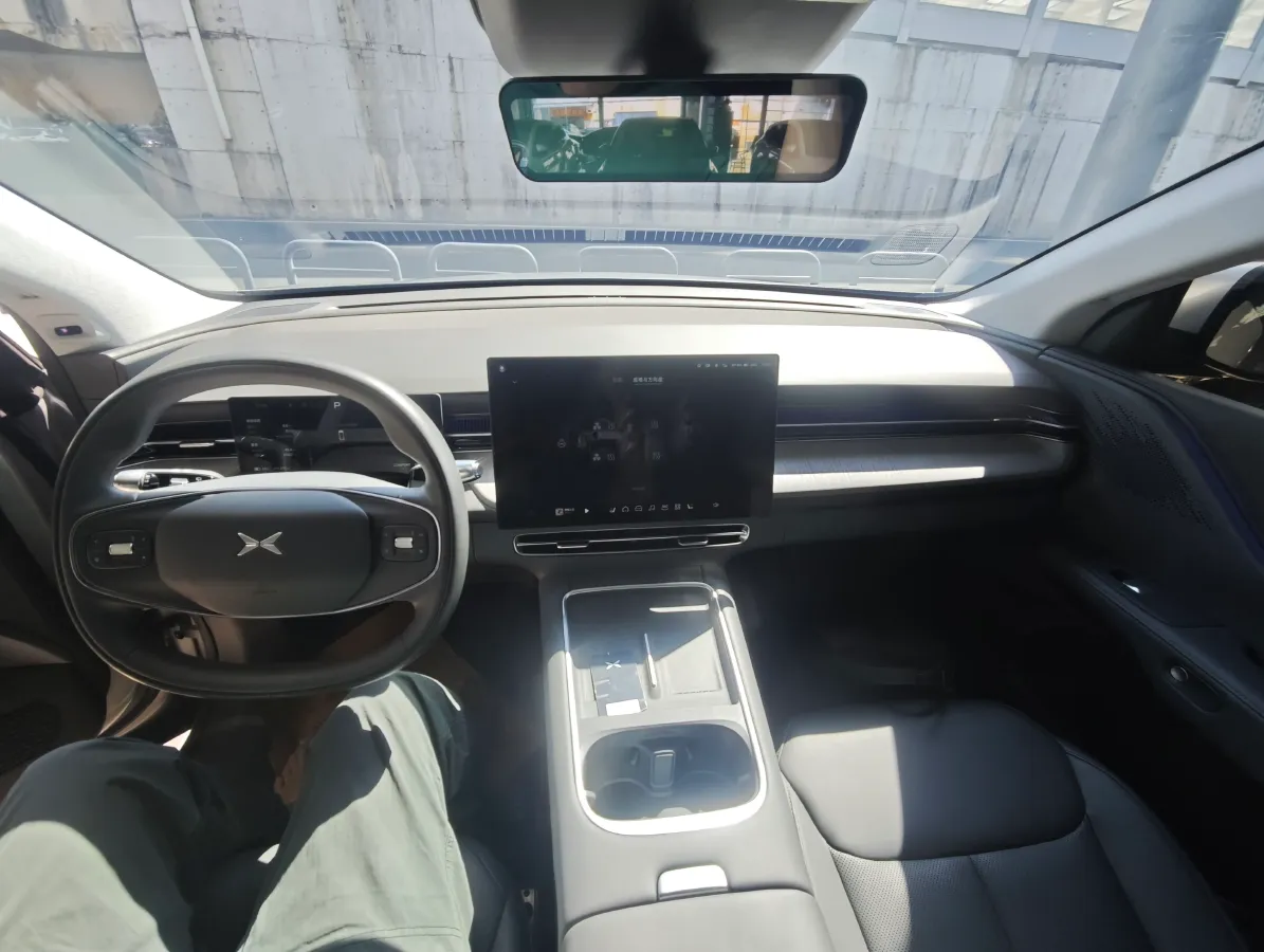 2025 Xpeng G6 BEV 68.5KWH,autocango,china used car exporter,china ev exporter,chinese used car exporter,chinese used ev exporter