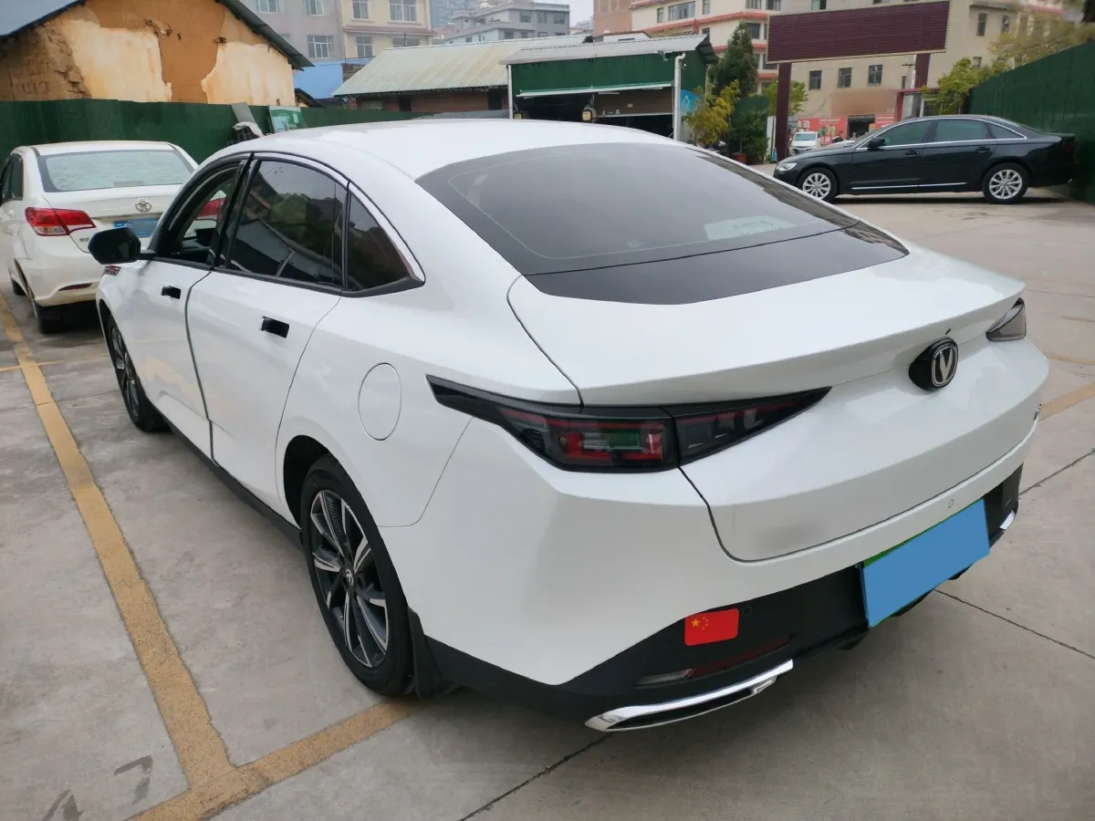 2024 ChangAn Eado 1.5T 170HP L4 7DCT,autocango,china used car exporter,china ev exporter,chinese used car exporter,chinese used ev exporter