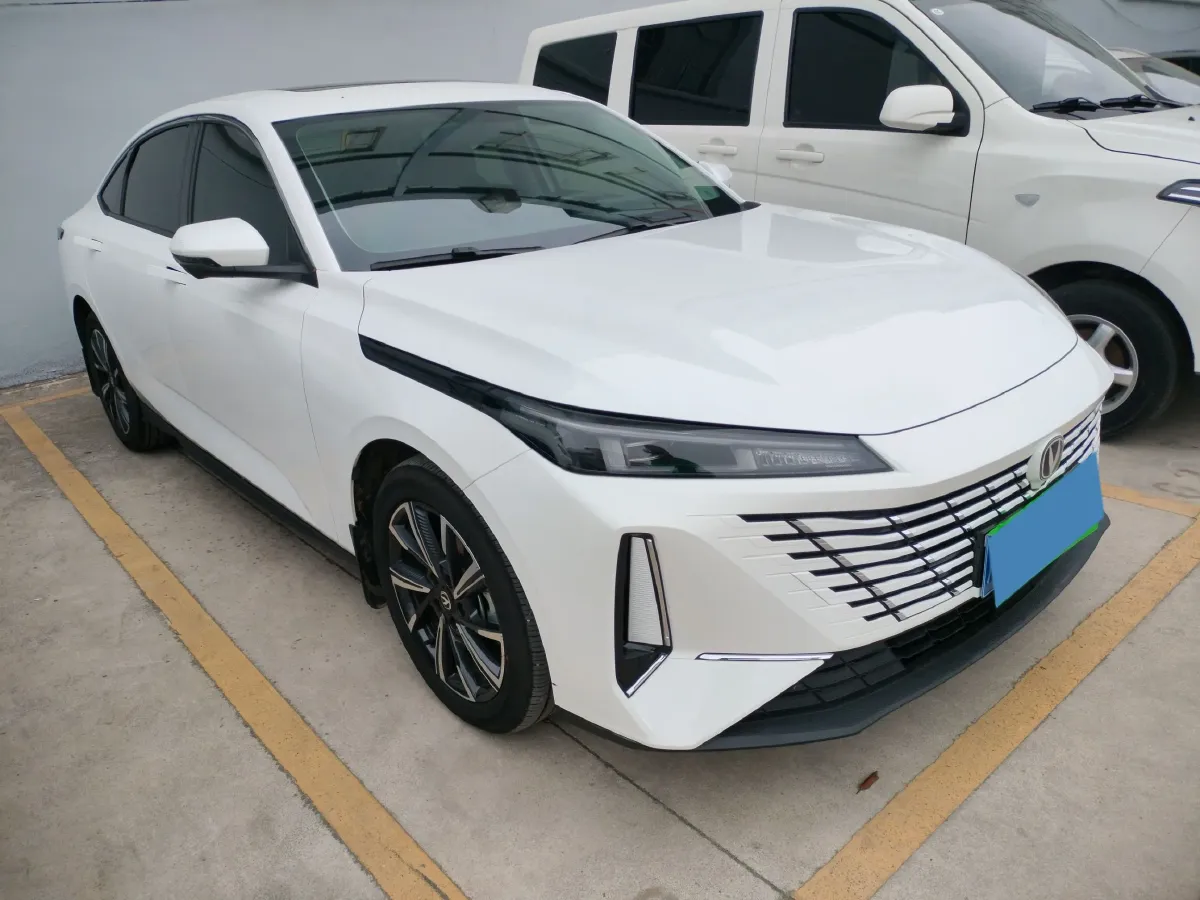 2024 ChangAn Eado 1.5T 170HP L4 7DCT,autocango,china used car exporter,china ev exporter,chinese used car exporter,chinese used ev exporter