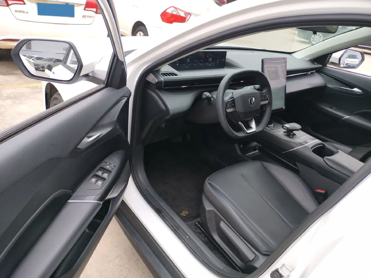 2024 ChangAn Eado 1.5T 170HP L4 7DCT,autocango,china used car exporter,china ev exporter,chinese used car exporter,chinese used ev exporter