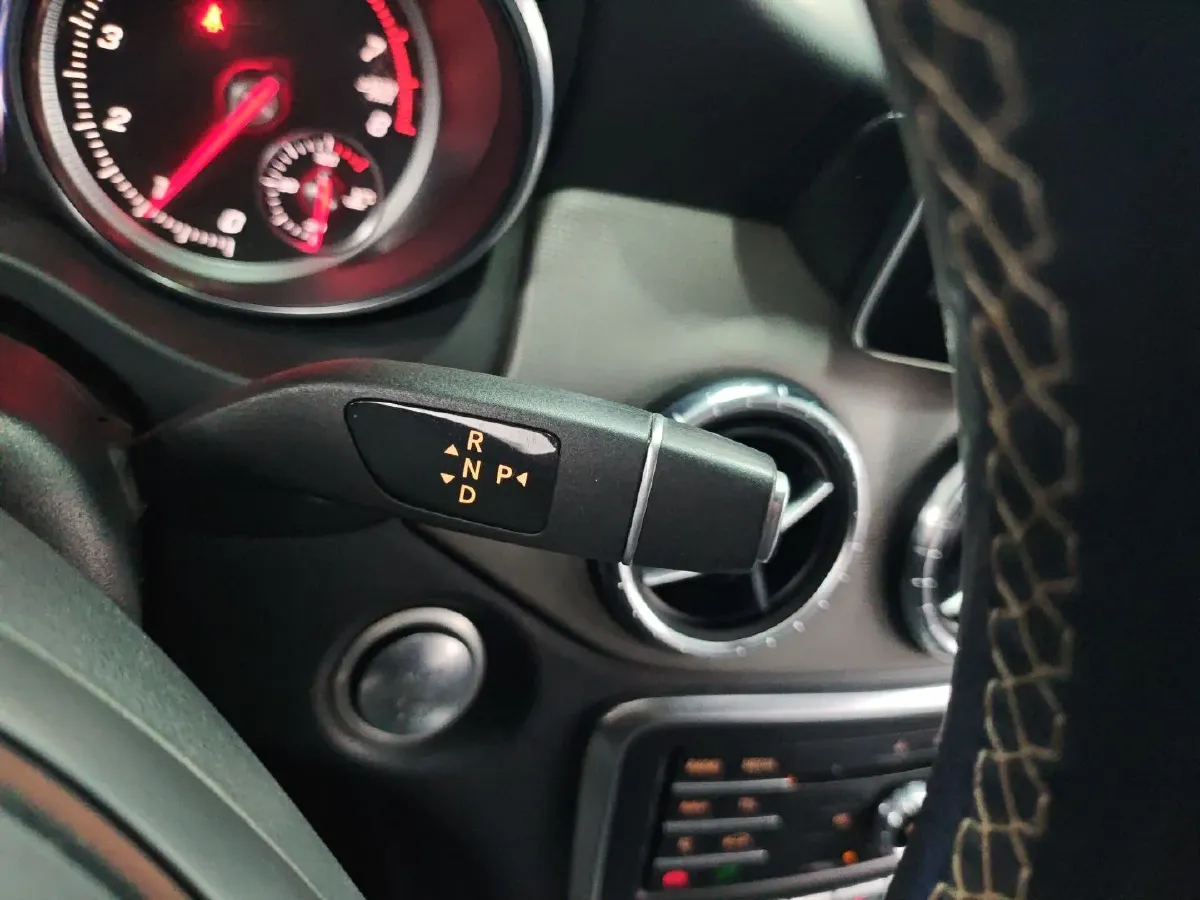 2017 Mercedes-Benz CLA Class 1.6T 156HP L4 7DCT,autocango,china used car exporter,china ev exporter,chinese used car exporter,chinese used ev exporter