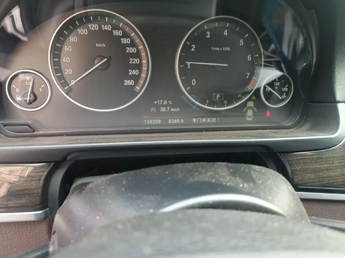 2014 BMW 5 Series 2.0T 218HP L4 8AT,autocango,china used car exporter,china ev exporter,chinese used car exporter,chinese used ev exporter