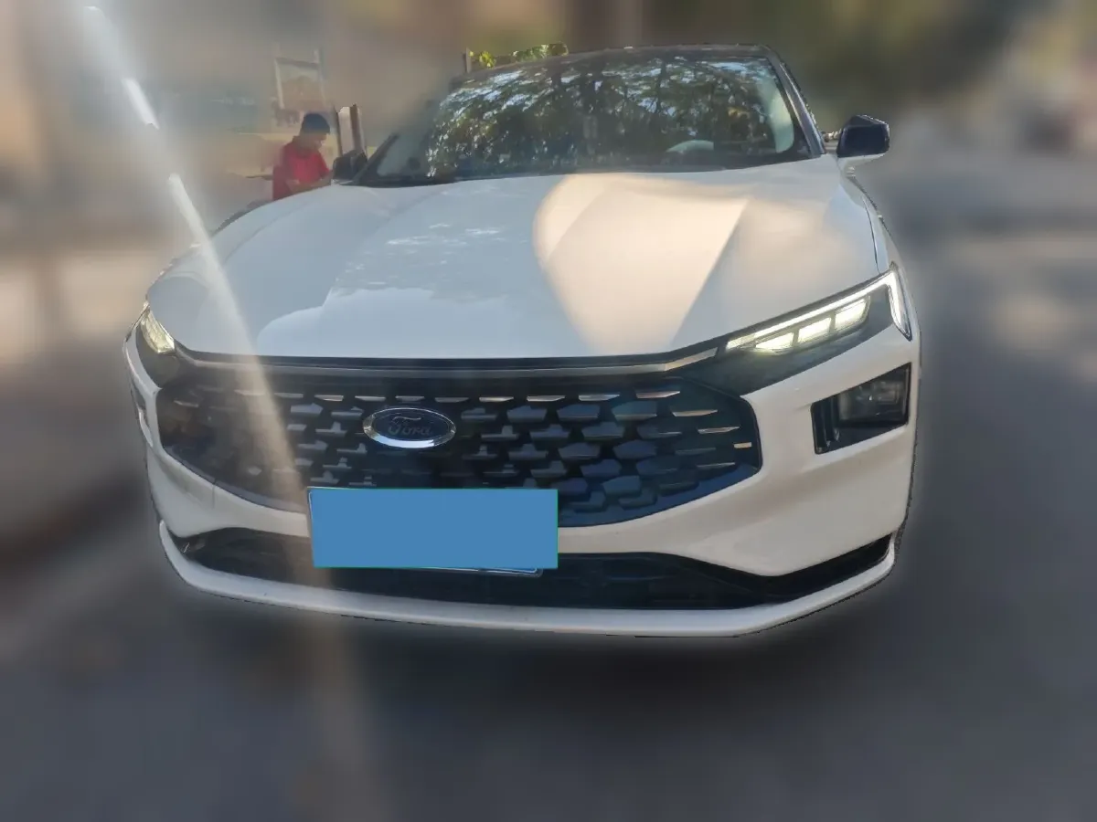 2022 Ford Mondeo 2.0T 238HP L4 8AT,autocango,china used car exporter,china ev exporter,chinese used car exporter,chinese used ev exporter