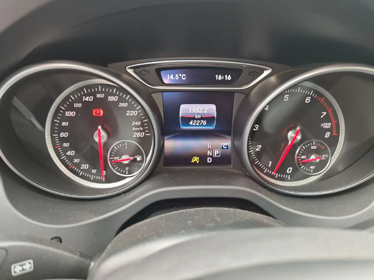 2017 Mercedes-Benz GLA Class 1.6T 156HP L4 7DCT,autocango,china used car exporter,china ev exporter,chinese used car exporter,chinese used ev exporter