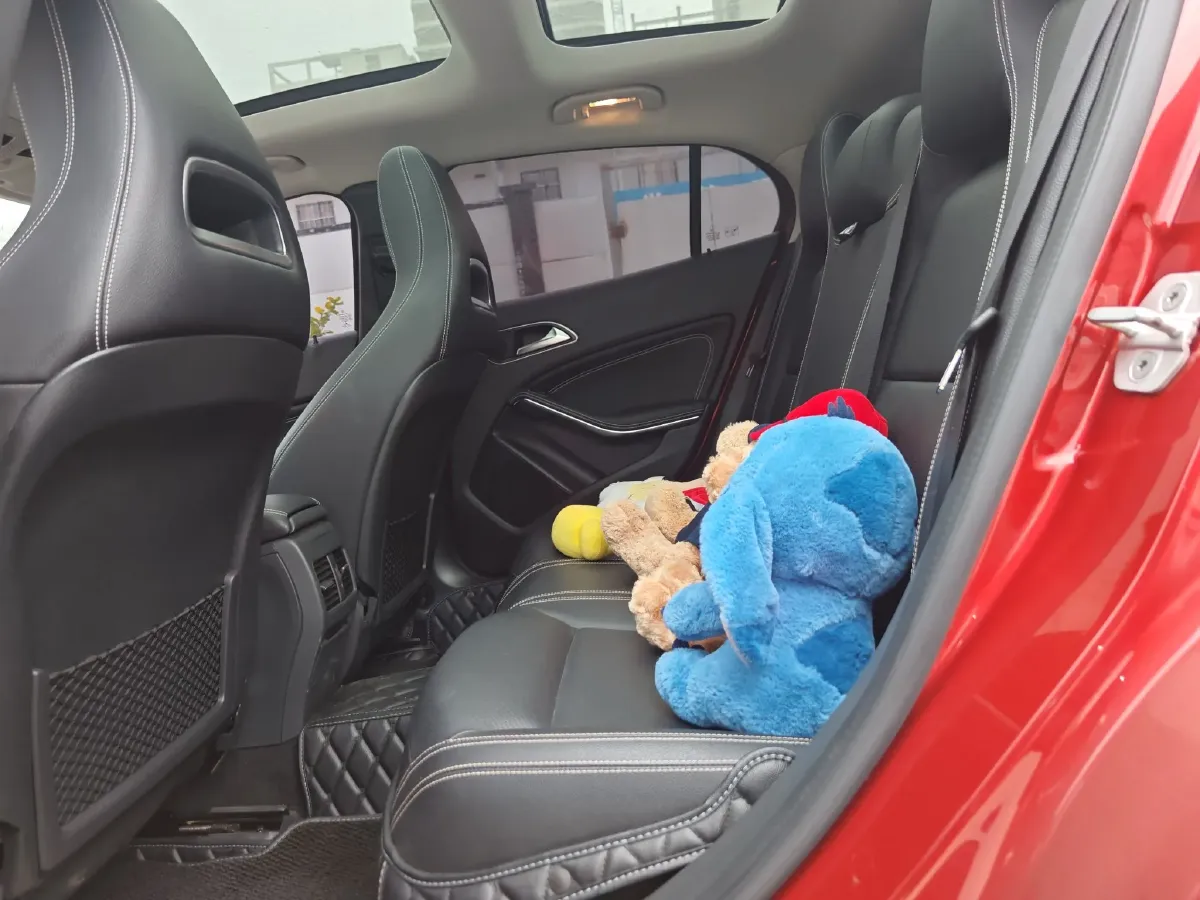 2017 Mercedes-Benz GLA Class 1.6T 156HP L4 7DCT,autocango,china used car exporter,china ev exporter,chinese used car exporter,chinese used ev exporter