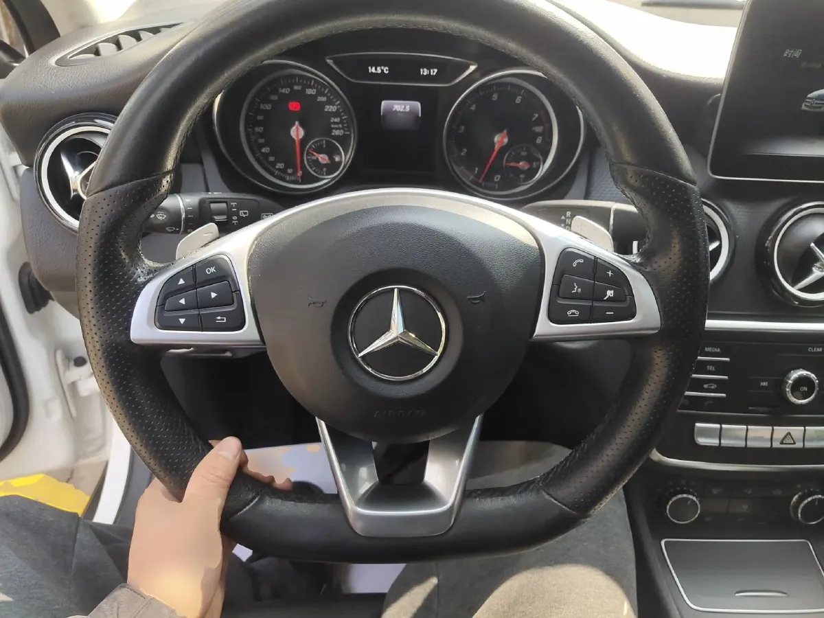 2019 Mercedes-Benz GLA Class 1.6T 156HP L4 7DCT,autocango,china used car exporter,china ev exporter,chinese used car exporter,chinese used ev exporter