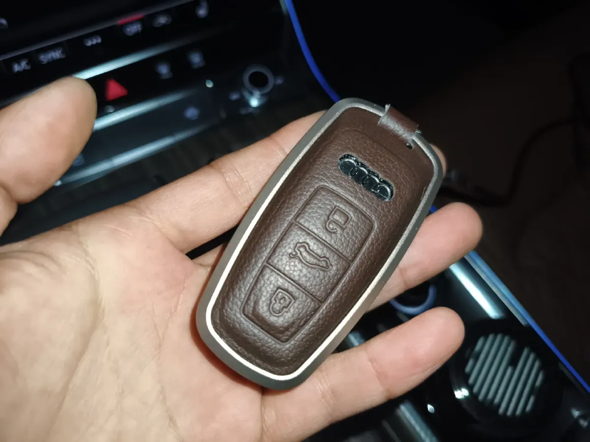 2025 Audi A6L 2.0T 245HP L4 7DCT,autocango,china used car exporter,china ev exporter,chinese used car exporter,chinese used ev exporter