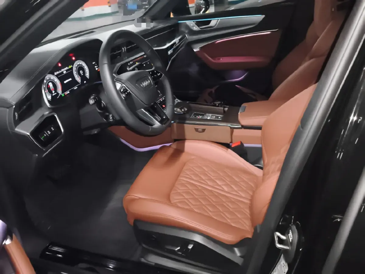 2025 Audi A6L 2.0T 245HP L4 7DCT,autocango,china used car exporter,china ev exporter,chinese used car exporter,chinese used ev exporter