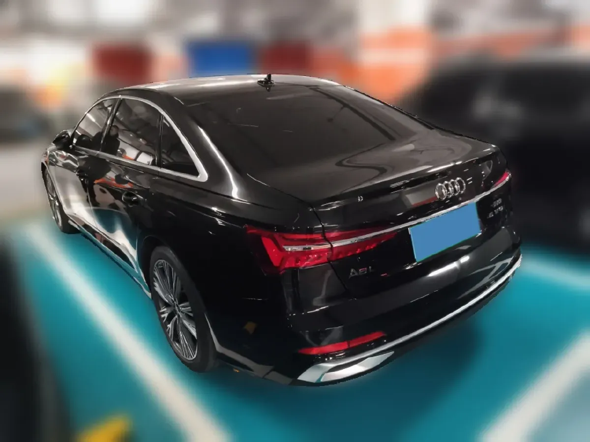 2025 Audi A6L 2.0T 245HP L4 7DCT,autocango,china used car exporter,china ev exporter,chinese used car exporter,chinese used ev exporter