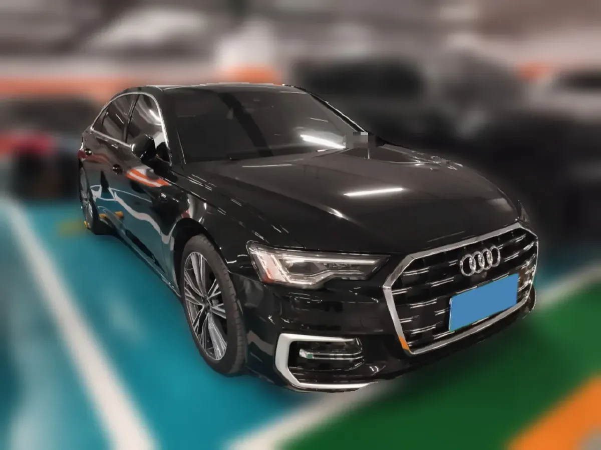 2025 Audi A6L 2.0T 245HP L4 7DCT,autocango,china used car exporter,china ev exporter,chinese used car exporter,chinese used ev exporter