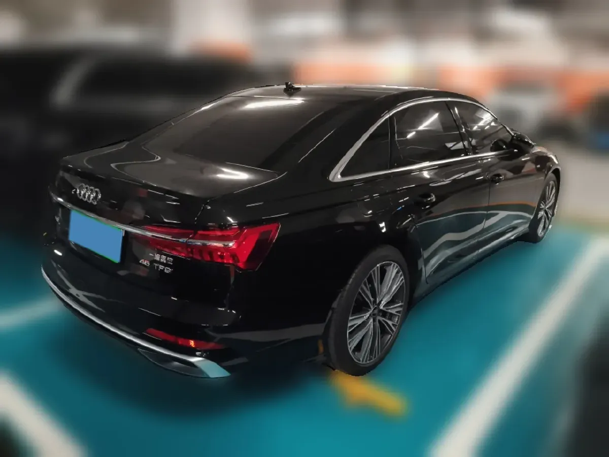 2025 Audi A6L 2.0T 245HP L4 7DCT,autocango,china used car exporter,china ev exporter,chinese used car exporter,chinese used ev exporter