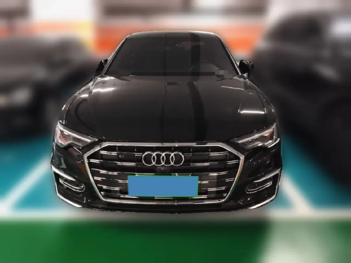 2025 Audi A6L 2.0T 245HP L4 7DCT,autocango,china used car exporter,china ev exporter,chinese used car exporter,chinese used ev exporter