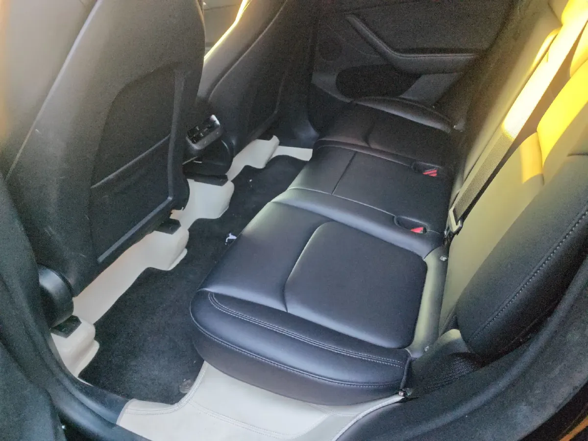 2024 Tesla Model Y BEV 60KWH,autocango,china used car exporter,china ev exporter,chinese used car exporter,chinese used ev exporter